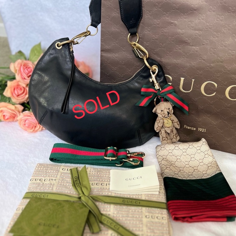 ❗️SOLD OUT❗️💯AUTHENTIC GUCCI Leather Black Half Moon